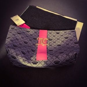 🔴SOLD🔴 Juicy Couture pyramid beauty bag